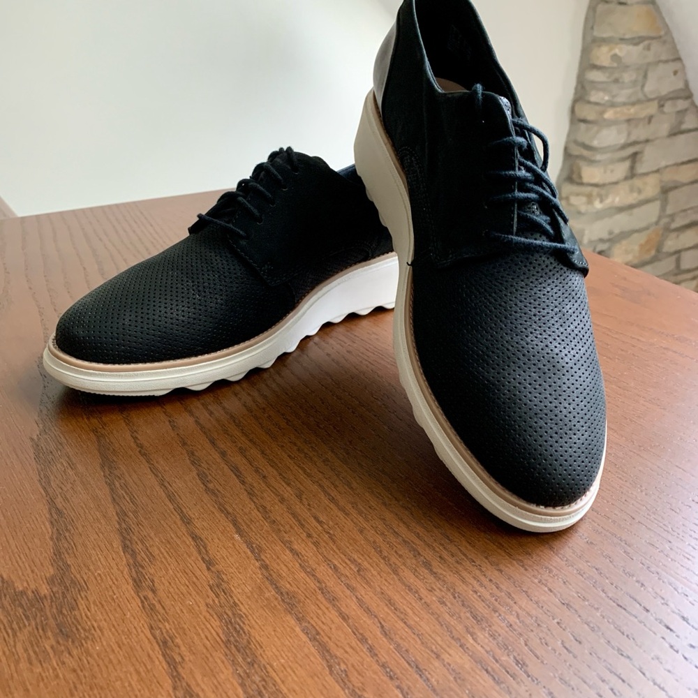 Clarks Collection Black Perforated Oxford, 9.5